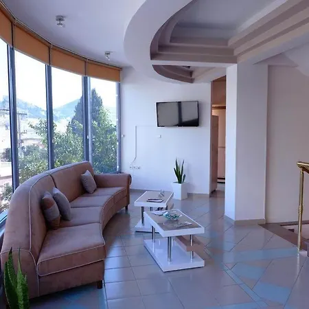 Timi 호텔 Sarandë
